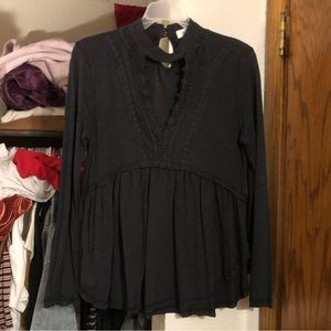 taylor & sage lacy gray cutout long sleeve top